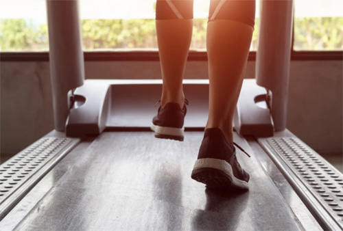 Chạy trên máy chạy bộ có an toàn không?