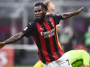 Franck Kessie đã ký hợp đồng với Barca