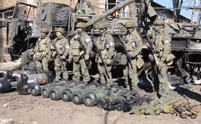 Lính dù Nga làm chủ mục tiêu trong đêm - phát giác kho vũ khí đầy ắp tên lửa NATO ở Kiev