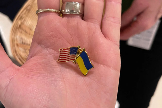 Thứ đặc biệt được phát cho nghị sĩ Mỹ trước buổi phát biểu trực tuyến của ông Zelensky