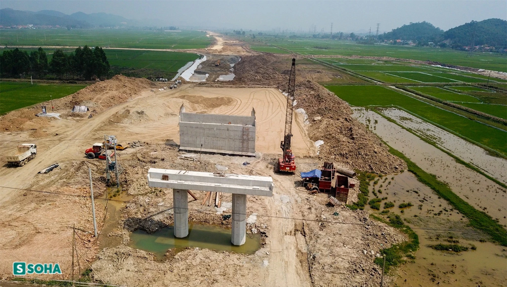 Cận cảnh đại công trường đoạn cao tốc Bắc Nam nghìn tỷ nối Nghệ An - Thanh Hóa - Ảnh 11.