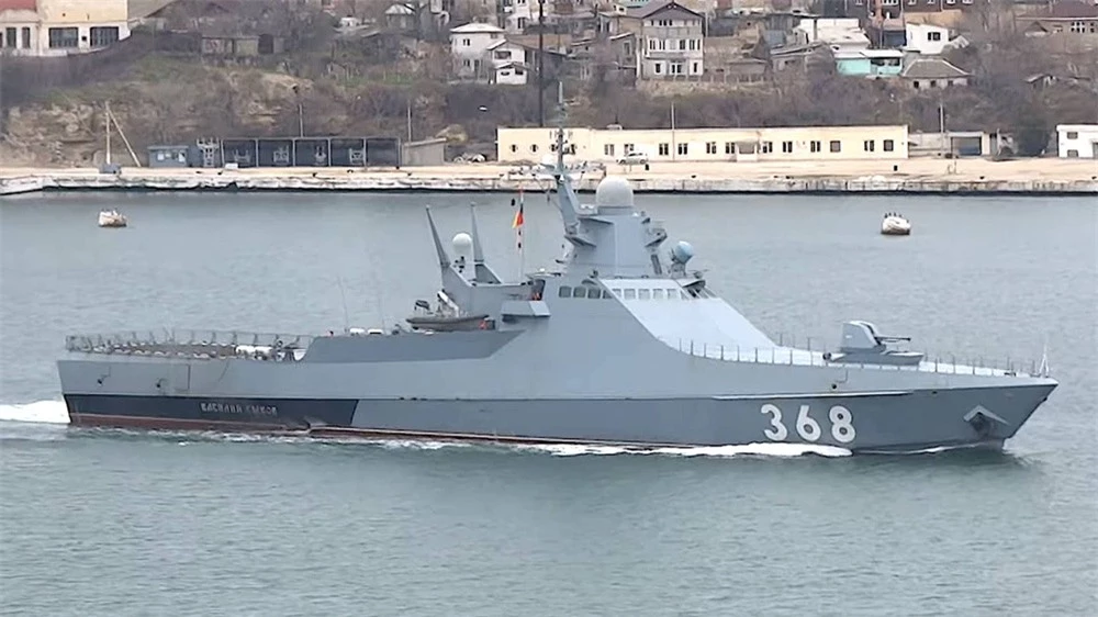 Ukraine tuyên bố bắn cháy tàu chiến Hải quân Nga, lửa bốc lên ngùn ngụt: Đâu là sự thật? - Ảnh 1.