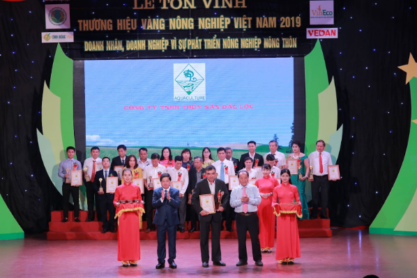  Công ty TNHH Thủy sản Đắc Lộc trong lễ tôn vinh Thương hiệu Vàng Nông nghiệp Việt Năm 2019.