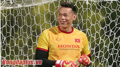 Tuấn Mạnh mắc COVID-19, Tấn Trường lên thay