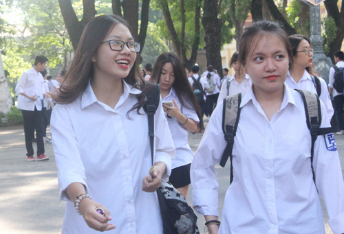 Học sinh từ lớp 7-12 ở Hà Nội được phép đi học trực tiếp