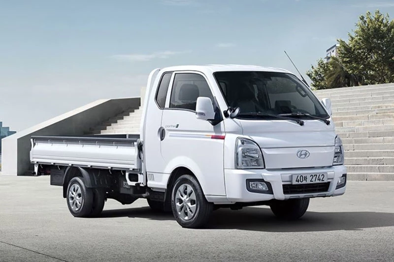 1. Hyundai Porter (doanh số: 7.995 chiếc).