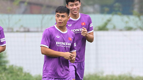 HLV Park Hang Seo chuyển tiền vệ Hoàng Anh từ U23 Việt Nam lên ĐT Việt Nam