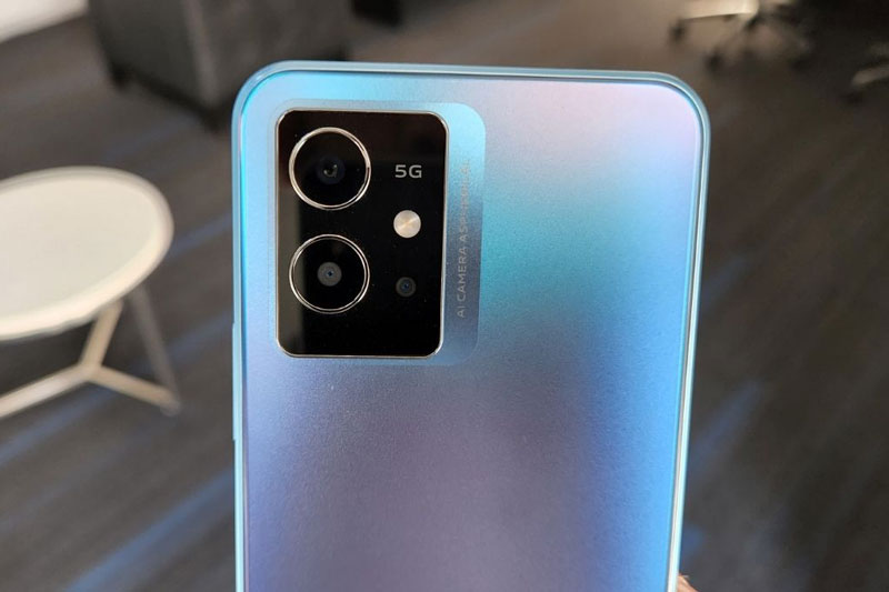 Smartphone chip S695 5G, RAM 8 GB, màn hình 120Hz, pin 5.000 mAh, giá ‘hạt dẻ’