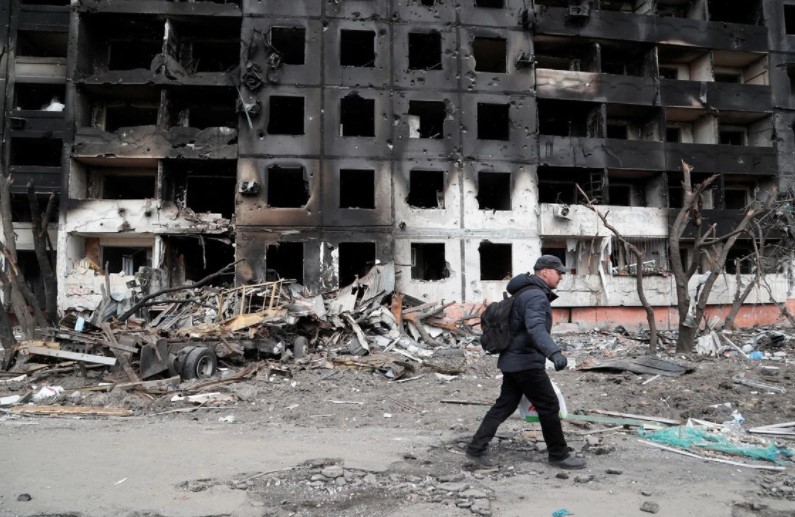 Những người rời chảo lửa Mariupol với ước mơ vụn vỡ: "Thành phố của cháu... đã chết rồi"