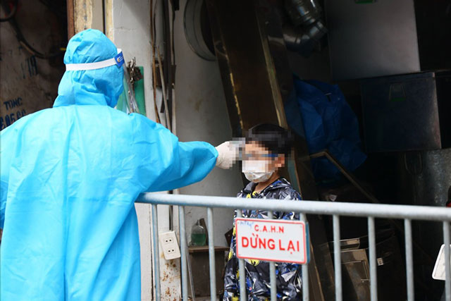 Sáng 19/3: Trẻ từ 5-16 tuổi là F0 điều trị tại nhà liên hệ y tế ngay khi thở bất thường, sốt quá 2 ngày không giảm...