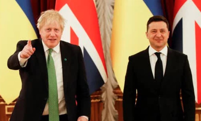 Thủ tướng Boris Johnson: Đã bàn bạc chuyện cho ông Zelensky và gia đình tị nạn tại Anh