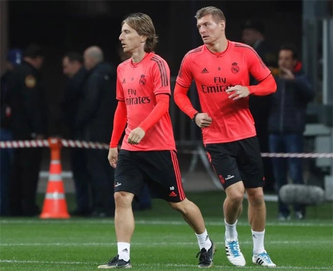 Cặp Modric - Kroos cần đảm bảo việc giữ bóng một cách an toàn nhất có thể