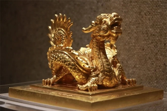 Báu vật không có cái thứ 2 ở Việt Nam, nặng 220 lượng vàng, chuyên gia khen hết lời - Ảnh 4.