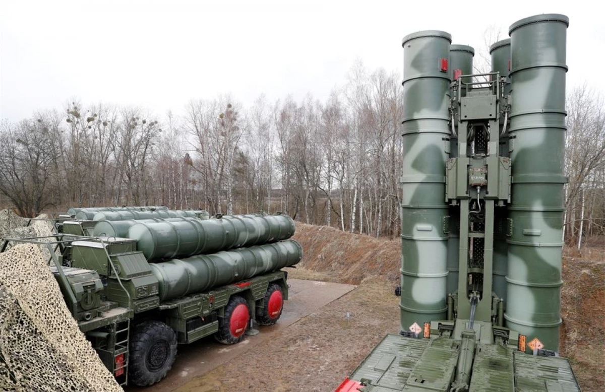 Tổ hợp S-400 của Nga. Ảnh: Reuters