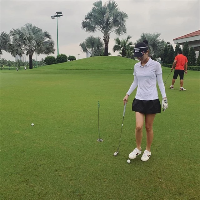  Về chuyện ra sân golf săn đại gia, hội gái đẹp mê golf nói gì? - Ảnh 20.