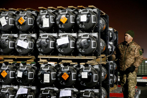 NÓNG: Ukraine chuẩn bị nhận thêm tên lửa Javelin và Stinger từ Mỹ