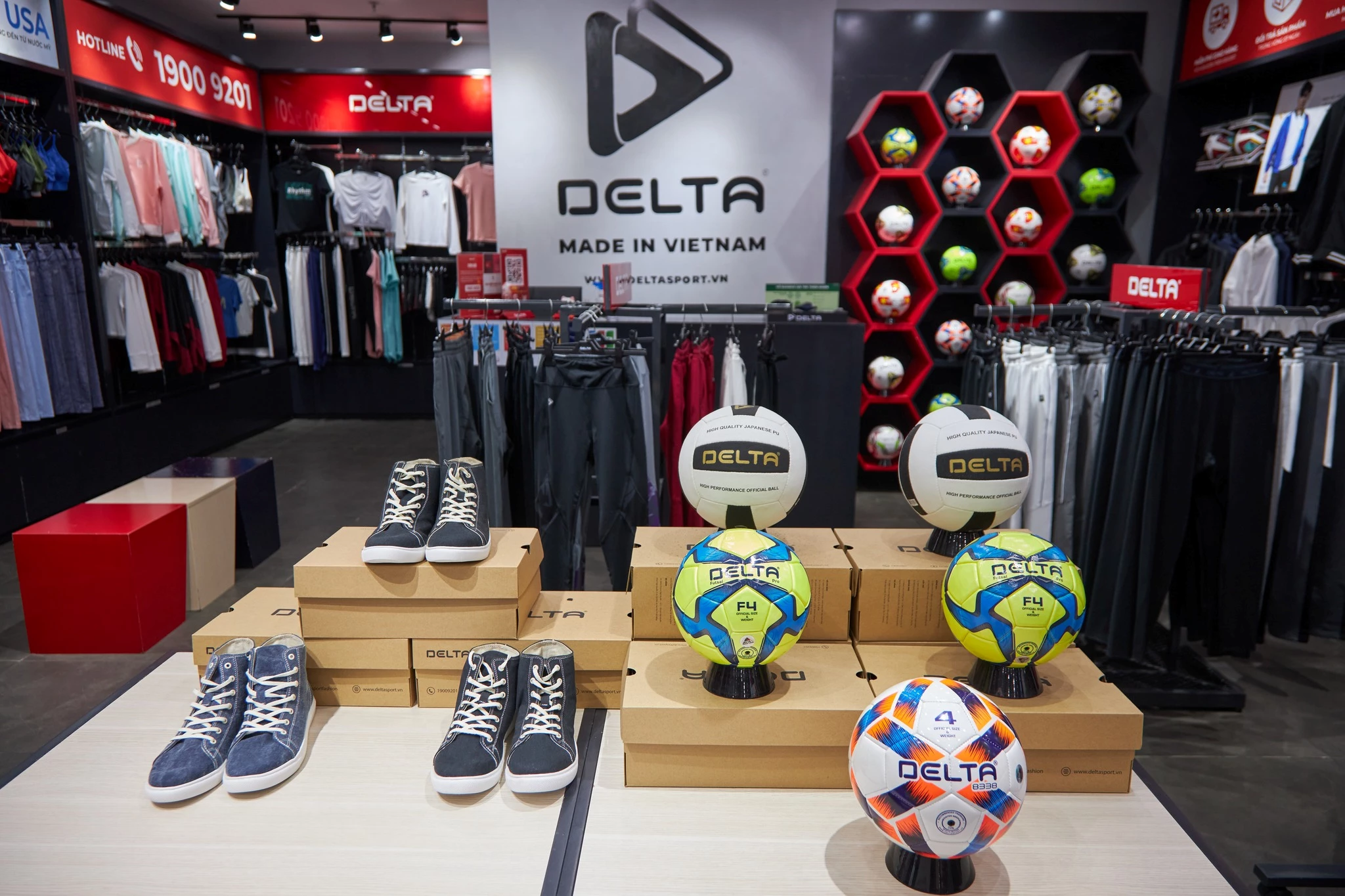Delta cung cấp hơn 2 triệu bóng thể thao hàng năm cho các thương hiệu và các giải đấu lớn trên thế giới như Mizuno, Spalding, Uhlsport, New Balance, Under Amour, Ligue 1.