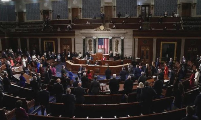 Lên tiếng phản đối trừng phạt Nga: 8 nghị sĩ Mỹ bị gọi là "kẻ bán nước"