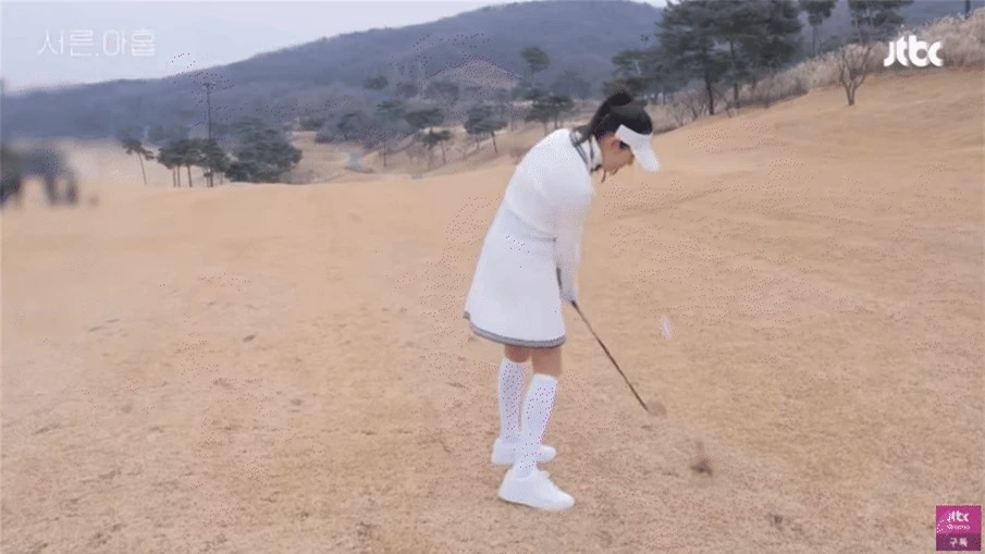 Son Ye Jin đi đánh golf cùng thiếu gia trước thềm đám cưới với Hyun Bin, lên đồ sang chảnh ăn đứt cô ca sĩ Gen Z - Ảnh 3.