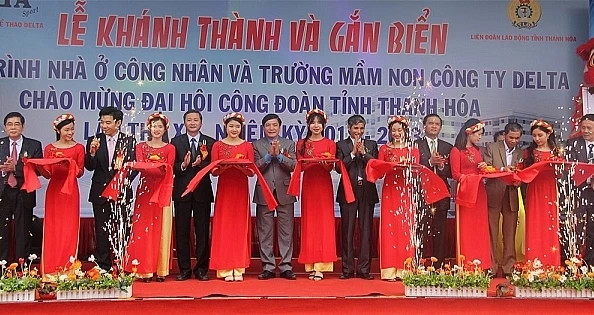 Lễ cắt băng khánh thành công trình nhà ở và trường mầm non thuộc “Khu liên hợp sản xuất và phúc lợi Delta”.