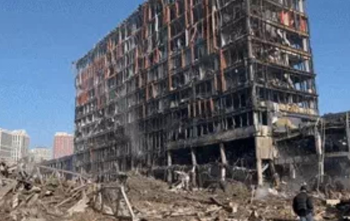 NÓNG: Tên lửa Nga biến khu phức hợp ở Kiev thành bình địa - Thứ gì được cất giữ bên trong?