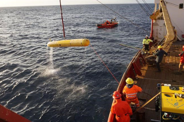 Loạt hố khổng lồ xuất hiện dưới đáy biển Bắc Cực