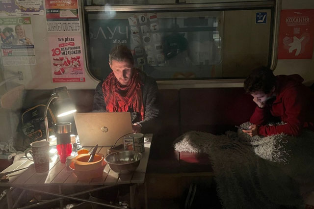 Cuộc sống dưới hầm của người dân Kharkov thời kỳ chiến sự Nga-Ukraine