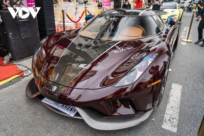 Cận cảnh hypercar Koenigsegg Regera giá 200 tỷ đồng tại Việt Nam