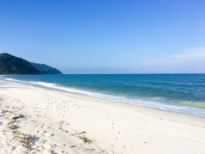 Đảo ngọc hoang sơ với bãi biển cực sạch ở Quảng Ninh, đến một lần là 'ghiền' - 4