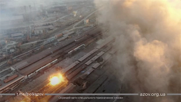 NÓNG: Nga tuyên bố làm chủ 50% Mariupol - Hé lộ video kinh hoàng ở Nhà máy thép Azovstal! - Ảnh 1.