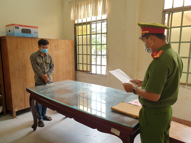 Hậu Giang: Bắt đối tượng làm giả sổ đỏ để lừa bán đất 