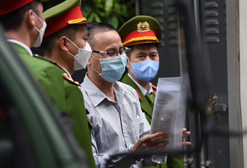 Lê Dũng “Vova” lĩnh án 5 năm tù về tội Tuyên truyền chống phá Nhà nước