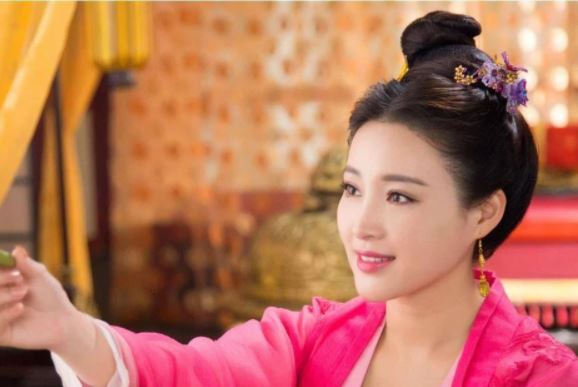 Cung nữ được sủng ái một đêm lại có thai, vì sao bị ép uống thuốc nhưng vẫn sinh thái tử?