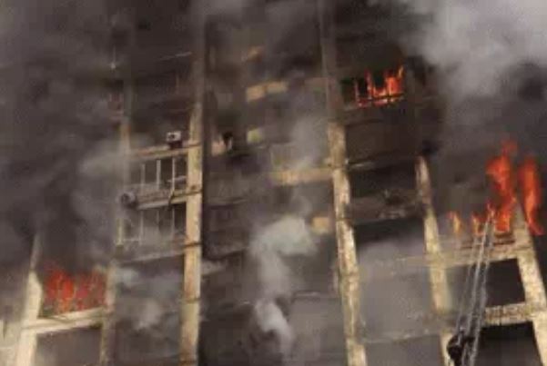 Reuters: Nga không kích ác liệt, 10 phút bom dội xuống 1 lần - Mariupol như “đống tro tàn”