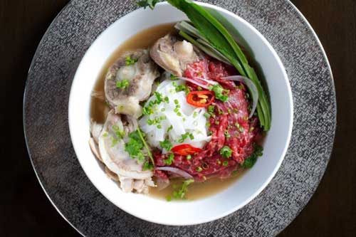 Những tô phở đắt nhất Việt Nam: Hóa ra phở Thìn 90.000 đồng/bát vẫn chưa là gì