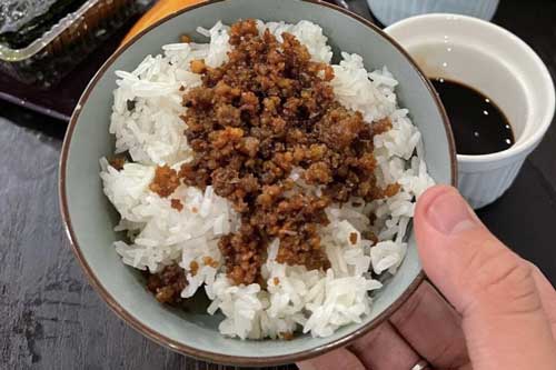 'Chợ nhà giàu' ở Hà Nội không chỉ có gà ngậm hoa hồng mà còn 5 món cực ngon