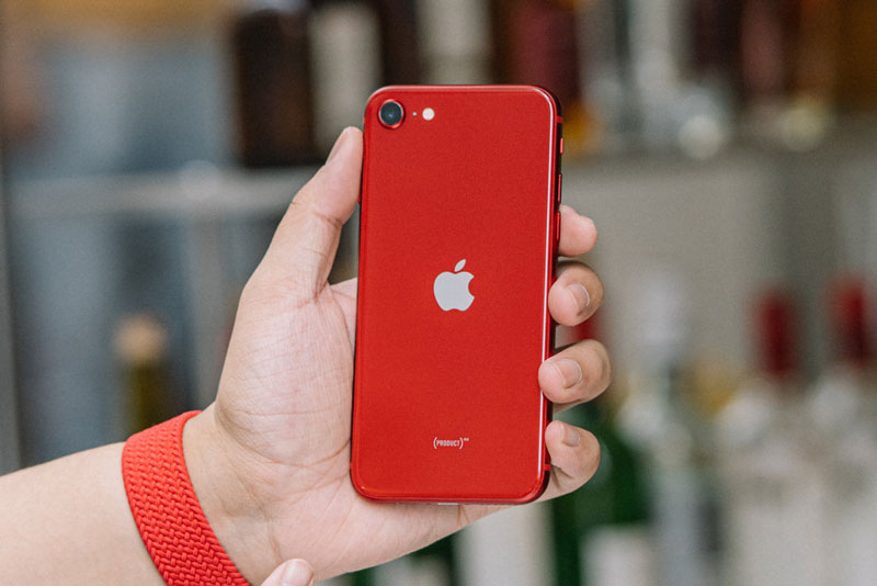 Ảnh chi tiết iPhone SE 2022, giá từ 12,99 triệu đồng tại Việt Nam