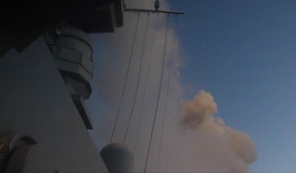 NÓNG: Tàu chiến Nga nã tên lửa bắn tàu Hải quân Ukraine gần Odessa – Có điều kỳ lạ