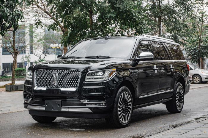 Ngắm SUV cỡ lớn Lincoln Navigator L Black Label 2022 tại Việt Nam