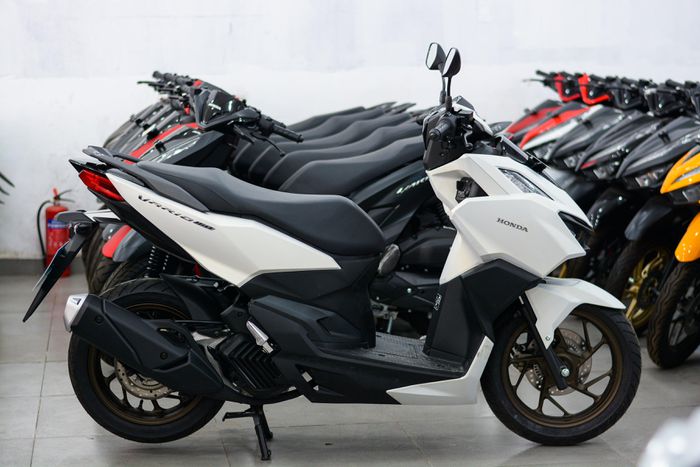 Honda Vario 160 phiên bản ABS có gì khác bản tiêu chuẩn?