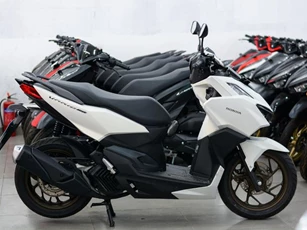 Honda Vario 160 phiên bản ABS có gì khác bản tiêu chuẩn?