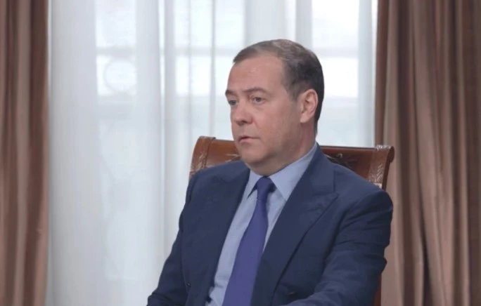 Ông Dmitry Medvedev