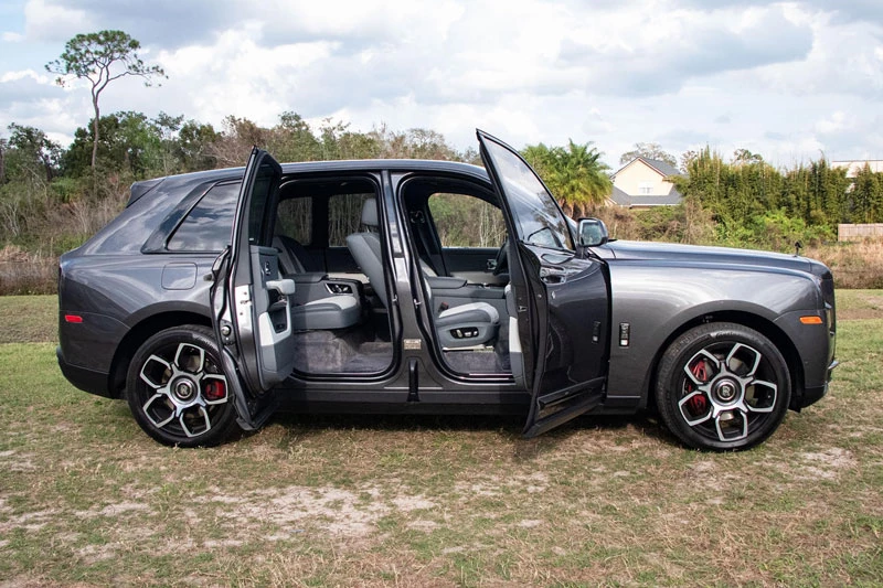 10. Rolls-Royce Cullinan.