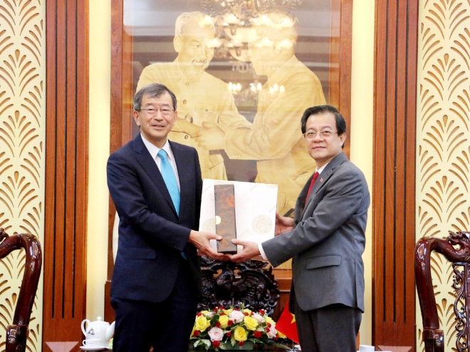  Ông Watanabe Nobuhiro, Tổng Lãnh sự quán Nhật Bản tại TP Hồ Chí Minh 