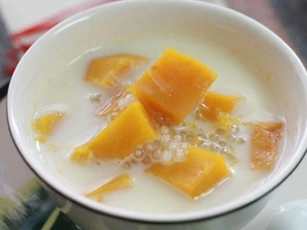 2 công thức nấu chè bí đỏ giải nhiệt mùa hè
