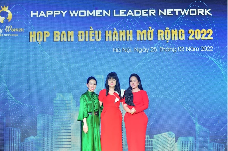 Phạm Quỳnh - Chủ tịch điều hành Cộng đồng Herworld; Nguyệt Minh - Tân tổng giám đốc cộng đồng Herworld và An Nhiên - Chủ tịch phụ trách khối miền Happy Women