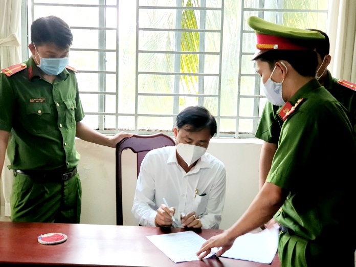 Bắt "ông trùm" tín dụng đen ẩn dưới vỏ bọc chủ quán karaoke 