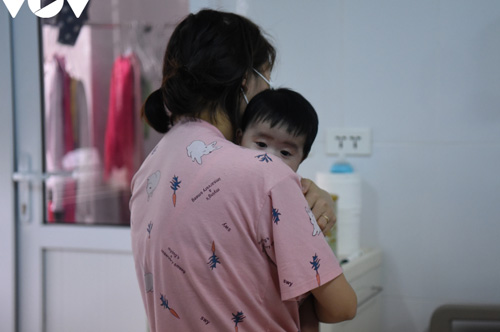 Khi nào cần đưa trẻ đi khám hậu COVID-19?