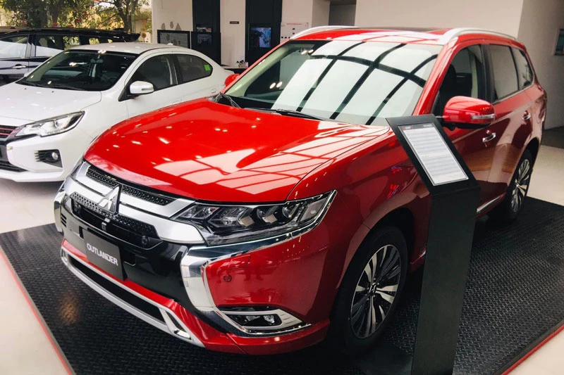 Mitsubishi Outlander 2022.