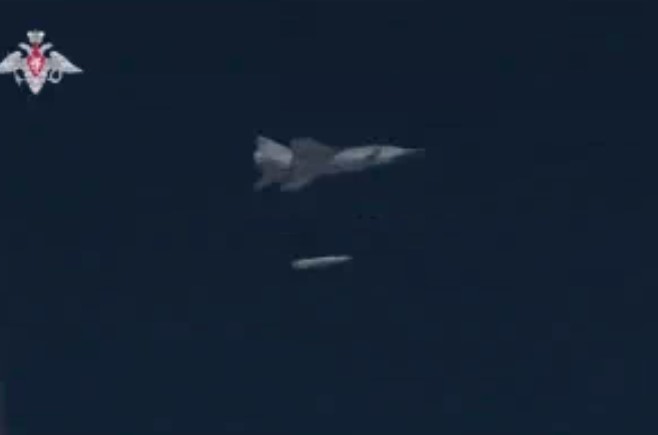 Tên lửa Kinzhal đánh tan tành kho vũ khí của Ukraine: Không "mầu nhiệm" như Nga tuyên bố